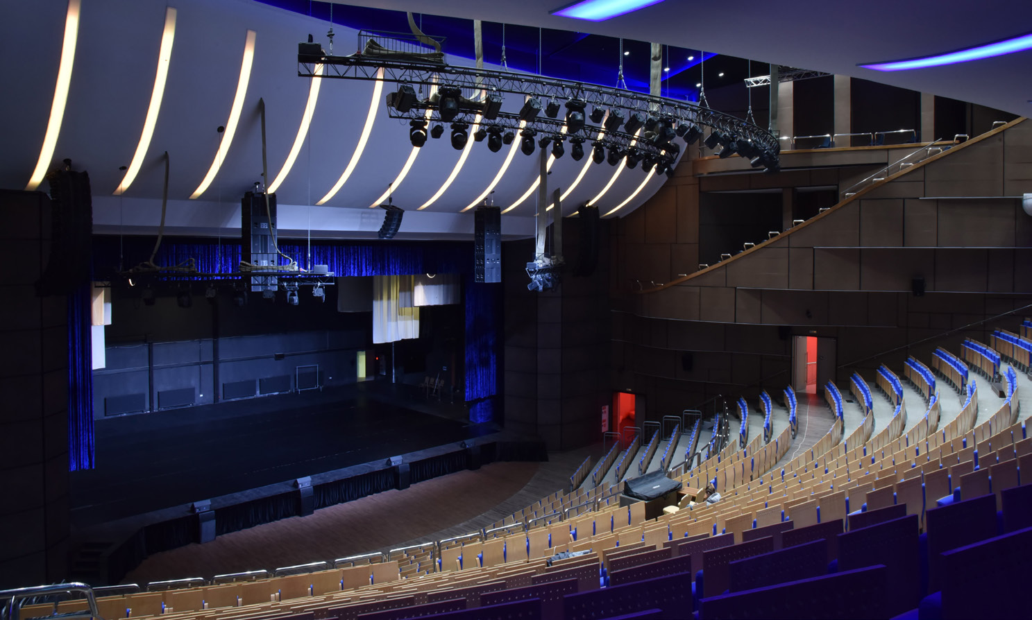 Комплексные проекты сцены и зала